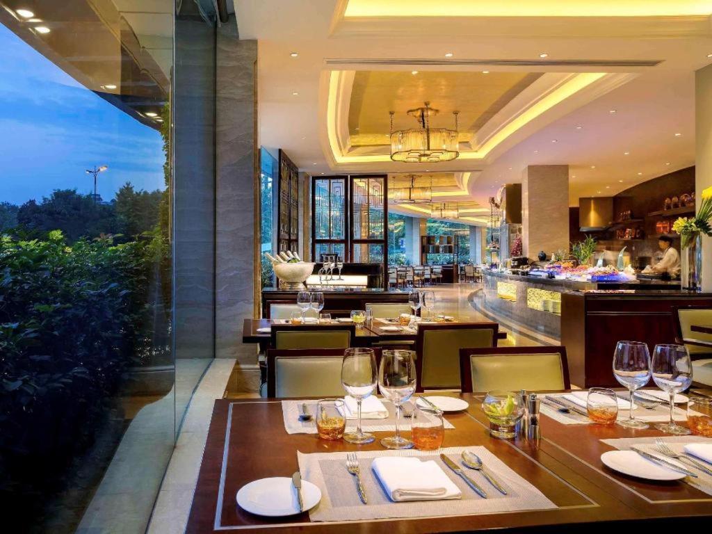 Sofitel Hangzhou Westlake - Few Steps To West Lake, With Panoramic Lake View Terrace Exteriör bild